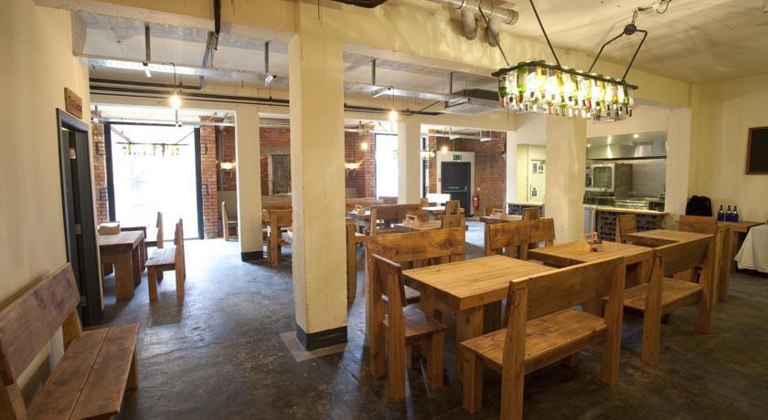 סלפורד Victoria Warehouse Hotel מראה חיצוני תמונה